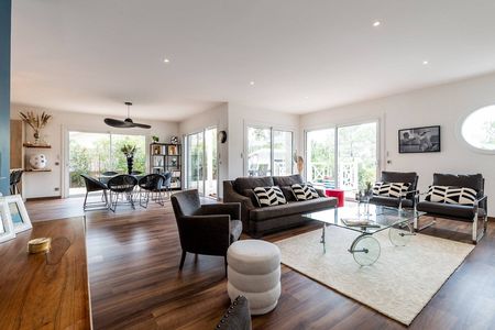 VILLA CONTEMPORAINE AVEC GRANDE PIÈCE DE VIE A VENDRE LA TESTE