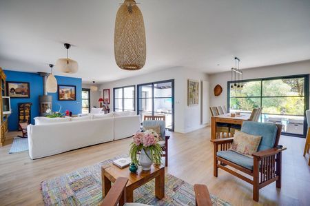 VILLA A VENDRE AVEC PISCINE 5 CHAMBRES CANON VALLON DU FERRET