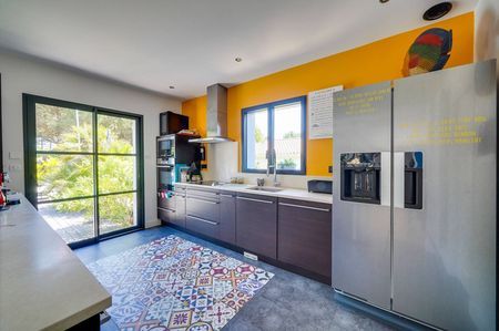 A VENDRE VILLA DE 6 PIECES LES VALLONS DU FERRET AU CANON