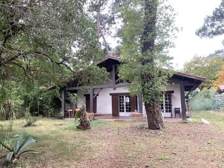 VILLA TRADITIONNELLE PROCHE COMMERCES ET PLAGE PIRAILLAN