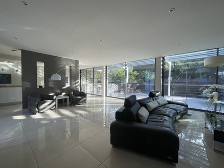 A VENDRE VILLA CONTEMPORAINE AVEC PISCINE A VENDRE PETIT PIQUEY