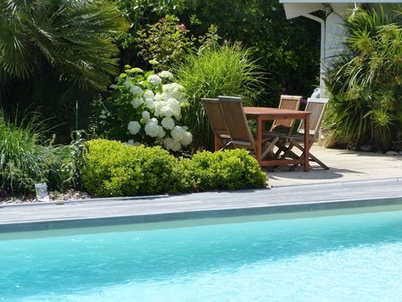 VILLA DE 6 CHAMBRES grand terrain vaste garage et piscine à vendre LA TESTE