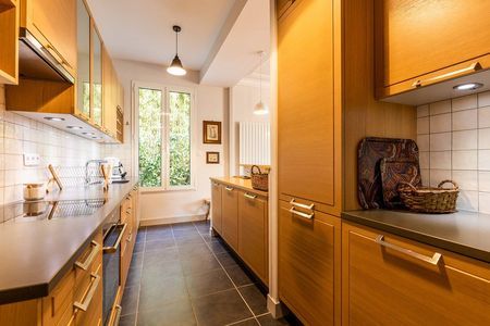 GRANDE VILLA ARCACHONNAISE AVEC BELLE PISCINE A VENDRE MOULLEAU PEREIRE