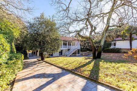 SUPERBE VILLA AVEC PISCINE A VENDRE PEREIRE ARCACHON