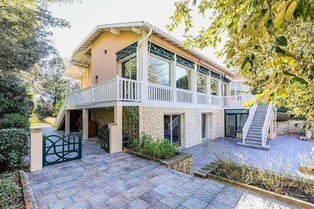 A VENDRE BELLE VILLA DE 6 CHAMBRES QUARTIER RECHERCHÉ ARCACHON