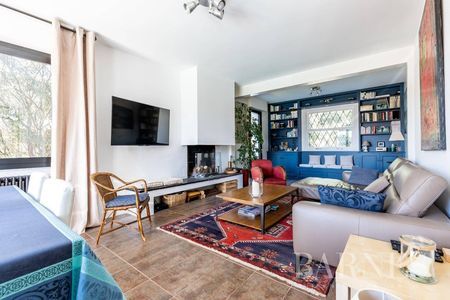 VILLA AVEC JARDIN ET PISCINE A VNDRE QUARTIER RÉSIDENTIEL DU PYLA SUR MER