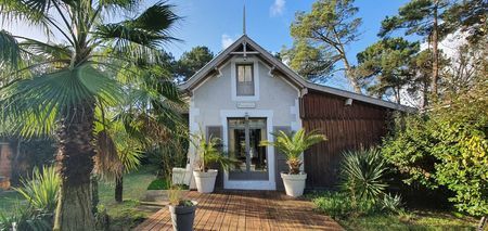 JOLIE VILLA A VENDRE EN BORDURE DE CANAL À CAZAUX