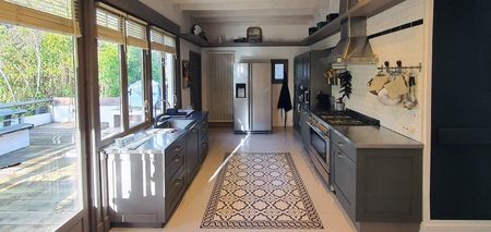 JOLIE VILLA DE CHARME DE 5 PI7CES A VENDRE EN BORDURE DE CANAL A CAZAUX