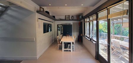 VILLA RÉNOVÉE A VENDRE SUR LE CANAL CAZAUX