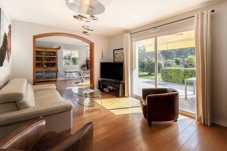 A VENDRE VILLA 6 PIÈCES PROCHE CENTRE ET MARCHÉ LA TESTE