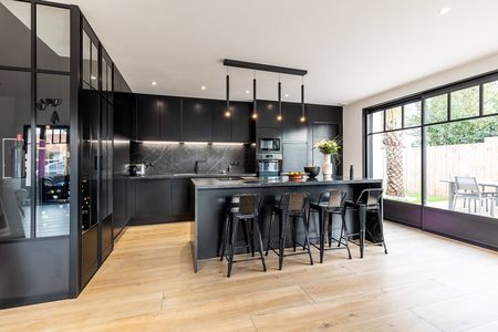 JOLIE VILLA CONTEMPORAINE A VENDRE À LA HUME