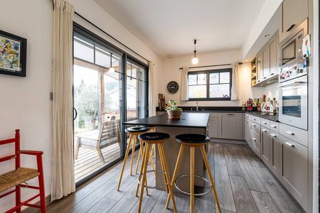 VILLA DE PLAIN PIED AVEC PISCINE CUISINE ÉQUIPÉE GRAND JARDIN LA TESTE