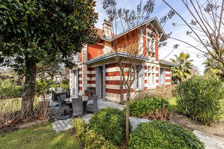 A VENDRE VILLA EN VILLE D'HIVER AVEC PARCELLE PISCINALE