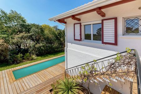 VILLA À VENDRE PAR L'AGENCE BARNES ARCACHON AUX ABATILLES