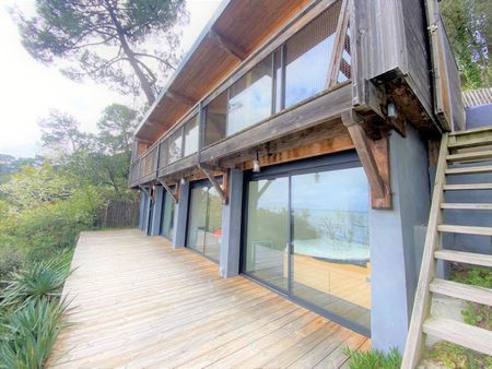 JOLIE CABANE AVEC VUE PANORAMIQUE SUR LE BASSIN D'ARCACHON A VENDRE CAP FERRET