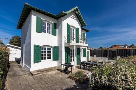 GRANDE VILLA FAMILIALE A VENDRE VUE PANORAMIQUE BORD DE BASSIN CAP FERRET