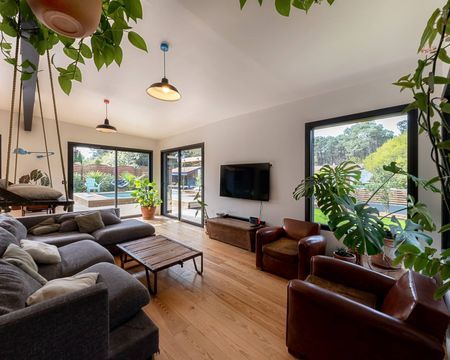 VILLA ENTIÈREMENT RÉNOVÉE 5 CHAMBRES PISCINE A VENDRE LA TESTE