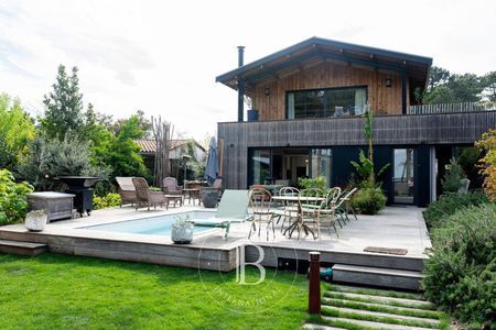 JOLIE VILLA AVEC PISCINE TERRASSE SUR LA PLAGE DE CLAOUEY JANE DE BOY
