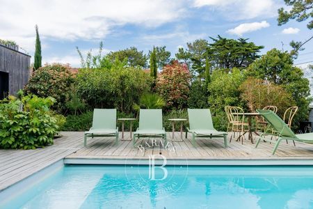 VILLA AVEC PISCINE CHAUFFEE A VENDRE JANE DE BOY