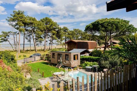 JOLIE PROPRIÉTÉ AVEC PISCINE A VENDRE SUR LA PLAGE JANE DE BOY CLAOUEY