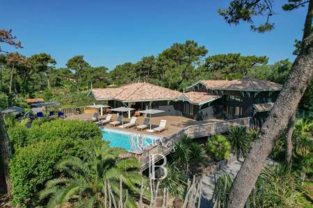 VILLA D’EXCEPTION AVEC PISCINE ET GRAND JARDIN DANS LE TRIANGLE D’OR, CAP FERRET