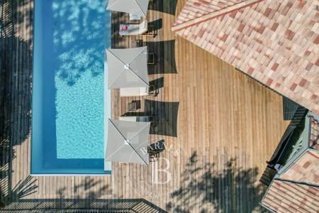 VILLA D’EXCEPTION AVEC PISCINE ET GRAND JARDIN DANS LE TRIANGLE D’OR, CAP FERRET