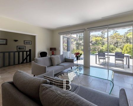 VILLA DE 6 CHAMBRES proche moulleau pyla sur mer