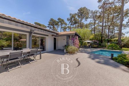 VILLA 6 CHAMBRES A VENDRE PYLA SUR MER