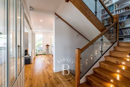 A VENDRE GRANDE VILLA FAMILIALE JOLIMENT RÉNOVEE VILLE D'HIVER ARCACHON