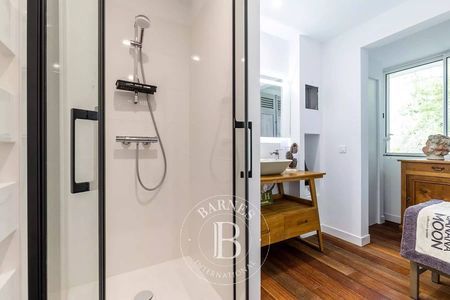 A VENDRE VILLA 7 PIÈCES SUPERBEMENT DECORÉE VILLE D'HIVER ARCACHON