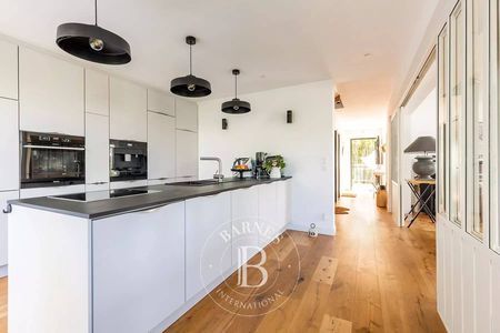 JOLIE VILLA AVNEDRE PARFAITEMENT EQUIPÉE EN VILLE D'HIVER ARCACHON