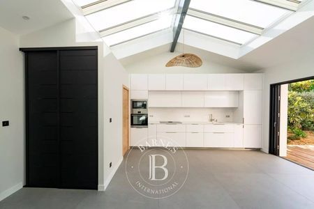 VILLA NEUVE AVEC PISCINE A VENDRE LA TESTE