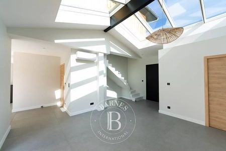 LUMINEUSE VILLA A VENDRE PROCHE GOLF LA TESTE