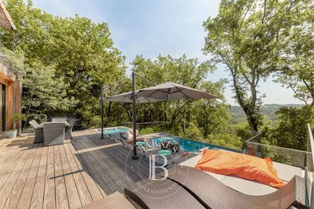 VILLA AVEC PISCINE CHAUFFEE A VENDRE PYLA SUR MER