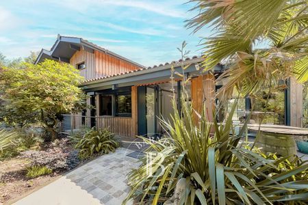 GRANDE VILLA FAMILIALE A VENDRE AU PYLA