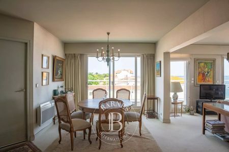 GRAND APPARTEMENT PREMIÈRE LIGNE A VENDRE BORD DE MER ARCACHON