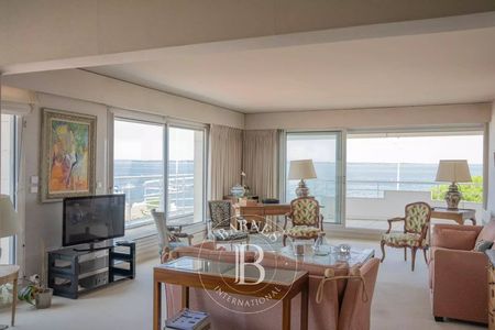 GRAND APPARTEMENT VUE PANORAMIQUE A VENDRE CENTRE ARCACHON