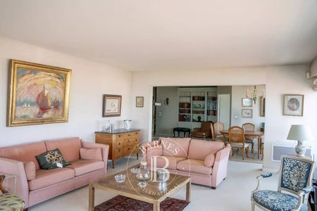 GRAND APPARTEMENT A VENDRE CENTRE ARCACHON