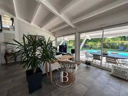 A VENDRE VILLA DE PLAIN PIED TERRAIN 900 m2 PISCINE LEGE CAP FERRET