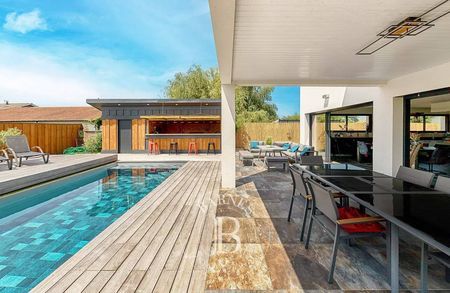 VILLA NEUVE AVEC PISCINE A VENDRE LA TESTE