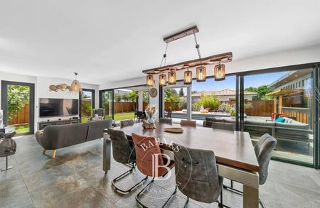 JOLIE VILLA CONTEMPORAINE A VENDRE QUARTIER CALME LA TESTE