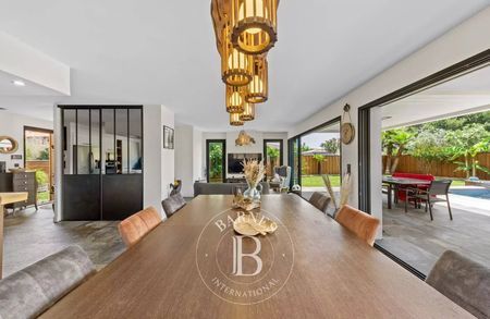 VILLA 6 PIÈCES BELLES PRESTATIONS A VENDRE LA TESTE