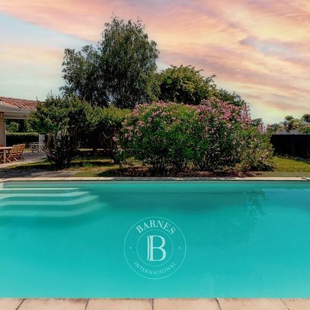 MAISON DE PLAIN PIED PISCINE AVEC GARAGE