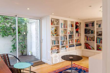 MAISON DE VILLE CONTEMPORAINE A ACHETER AU COEUR DE LA VILLE D'ÉTÉ A ARCACHON