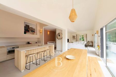 VILLA 7 pièces A VENDRE PARC PEREIRE ARCACHON