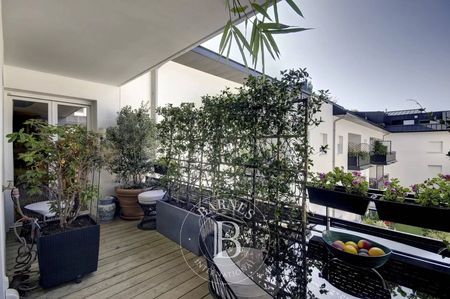 SUPERBE APPARTEMENT AVEC TERRASSE A VENDRE HYPER CNETRE ARCACHON