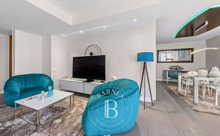 A VENDRE GRAND APPARTEMENT AU CENTRE D'ARCACHON
