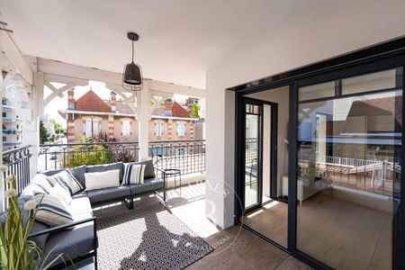APPARTEMENT TERRASSE A VENDRE AU COEUR DE LA VILLE D'ARCACHON