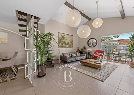 VILLA CONTEMPORAINE A VENDRE LA HUME
