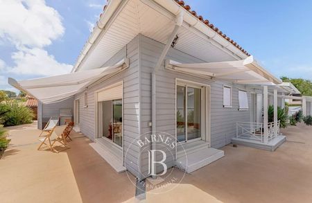 VILLA DE PLAIN PIED A VENDRE PROCHE PLAGE DU MOULLEAU